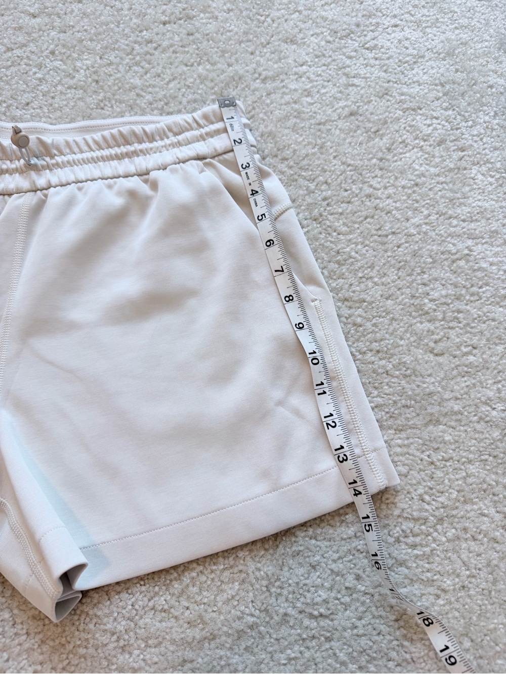 Lululemon Softstreme High-Rise 4” Shorts White Opal Size 8 Pockets - Picture 3 of 11